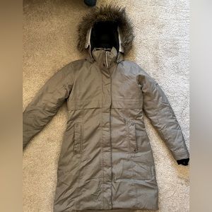 Columbia long insulated parka in tan/slate.